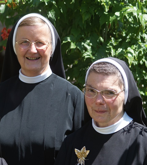 Sr. M. Astrid und Sr. M. Salesia.