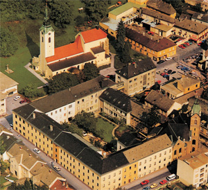 Vogelperspektieve des Klosters Amstetten.